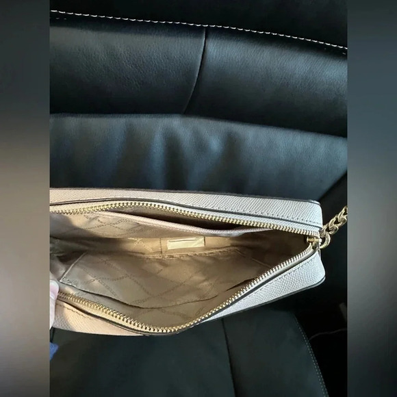 Jet Set Large Saffiano Leather Crossbody Bag Pink EUC - Picture 5 of 9